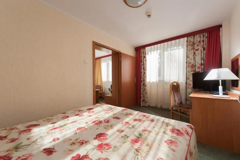 Hotel Gromada Poznan 3*,  Polonya